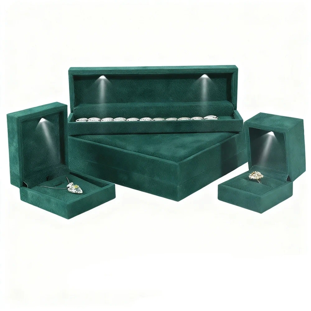 JBS1123 绿色天鹅绒 LED 灯首饰盒